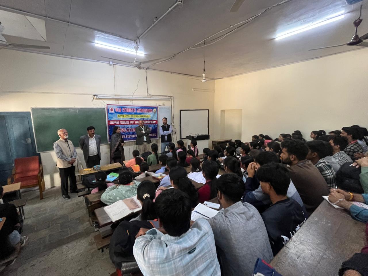 OSA Expert Lecture: Shaping Up a Career with Chemistry